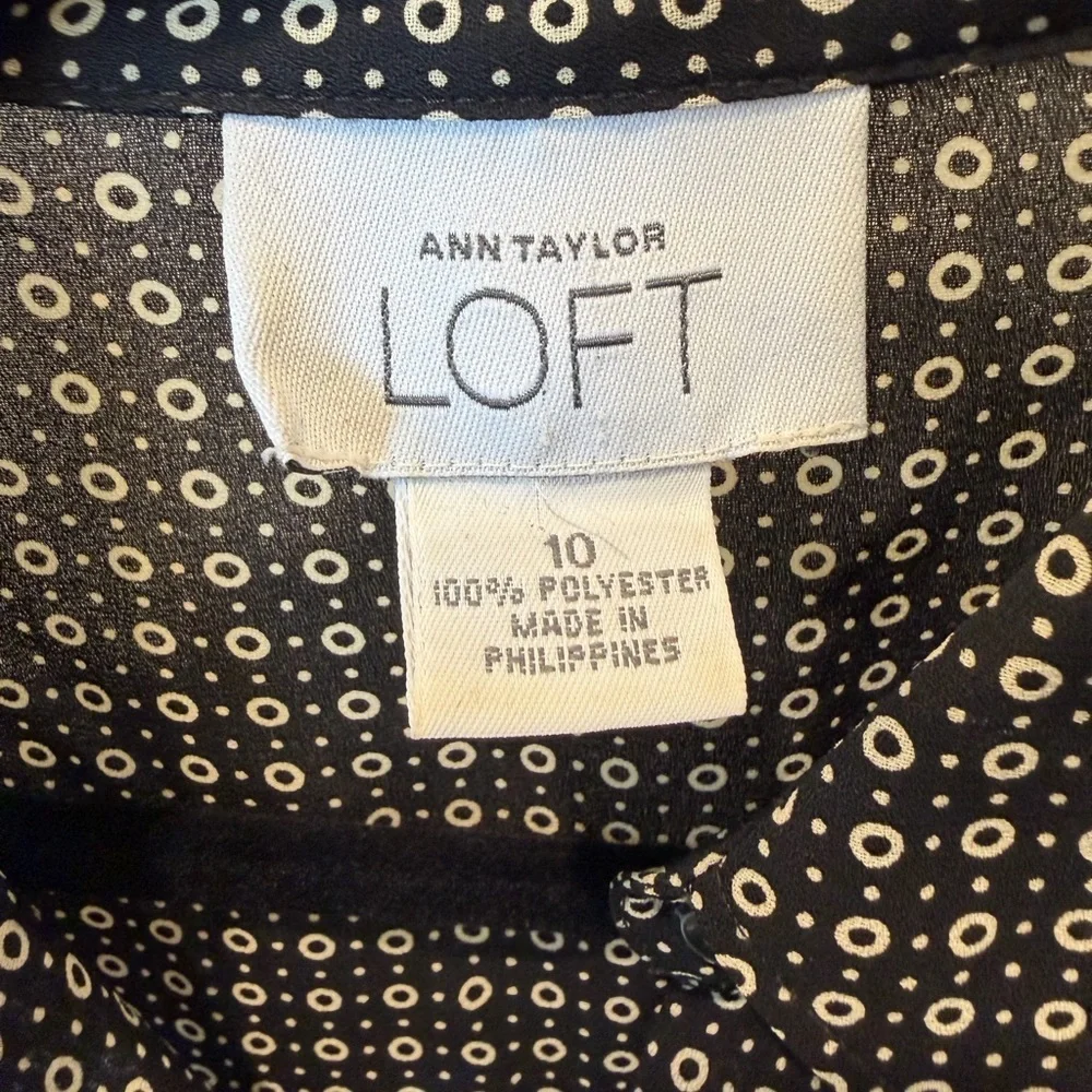 Ann Taylor LOFT Black & Ivory Geo Print Button Blouse Size 10 - Picture 4 of 5